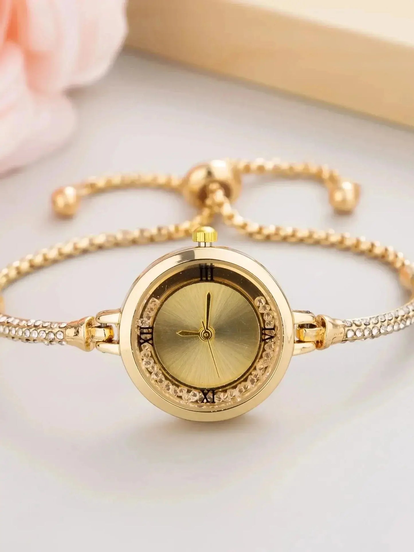 Fashion Women's Wristwatch Gold Bracelet Small Dial Elegant Watch New Cute Women Steel Bracelet Watch Quartz Wristwatch